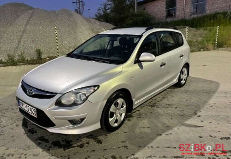 2011' Hyundai I30 photo #1