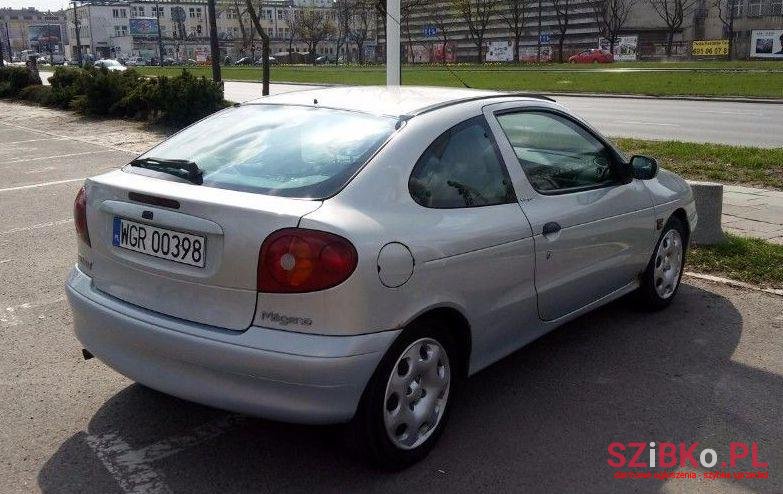 1999' Renault Megane photo #2