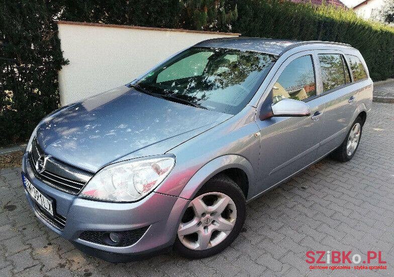 2008' Opel Astra photo #2