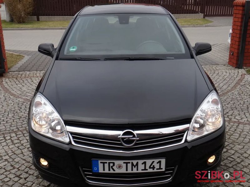 2007' Opel Astra photo #2