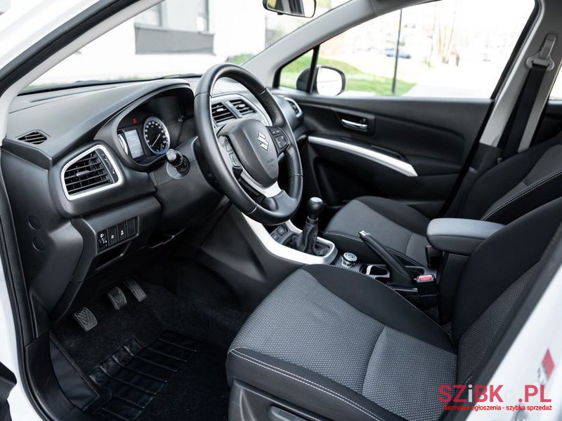 2015' Suzuki SX4 S-Cross photo #5