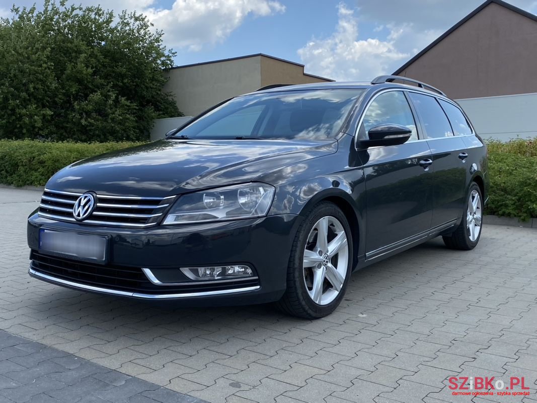 2012' Volkswagen Passat photo #2