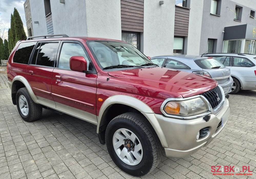 2003' Mitsubishi Pajero photo #4