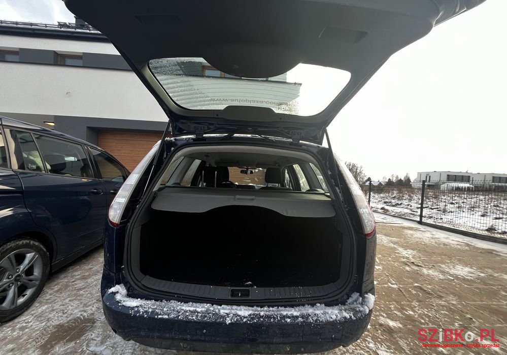 2010' Ford Focus photo #3