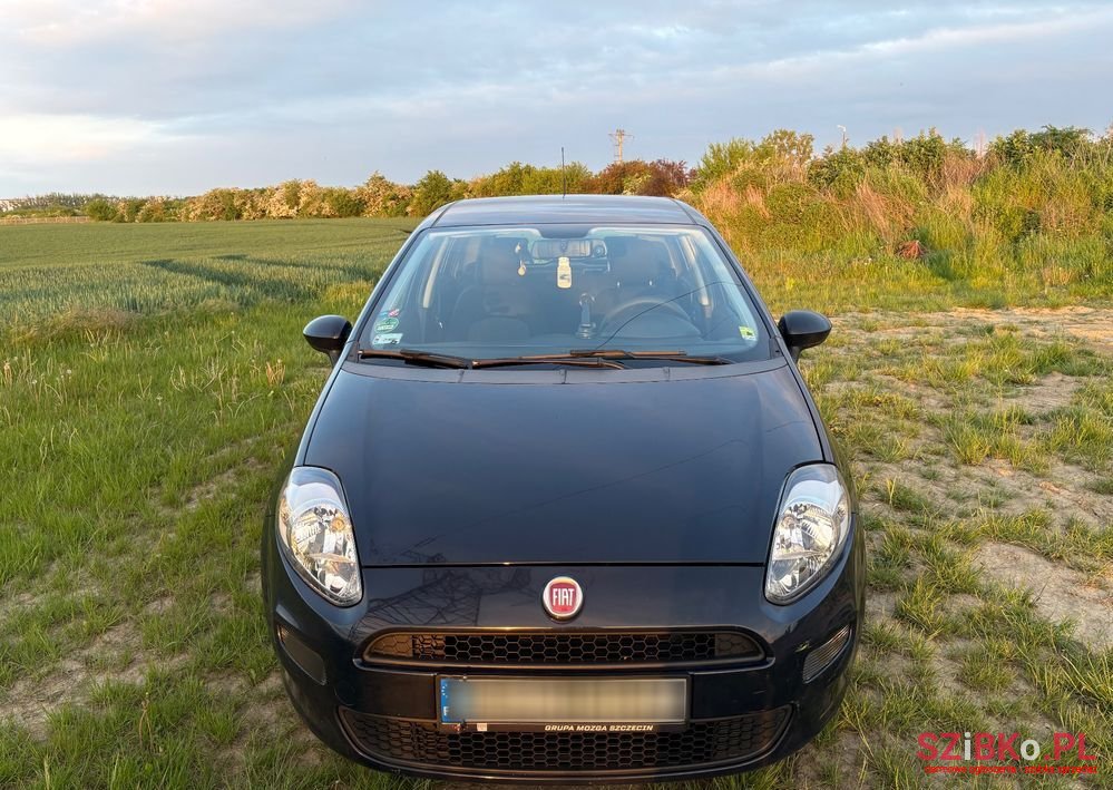2013' Fiat Punto 1.2 Easy photo #2