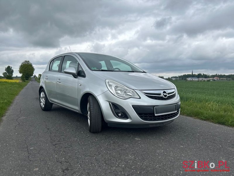2011' Opel Corsa 1.2 16V Cosmo photo #3