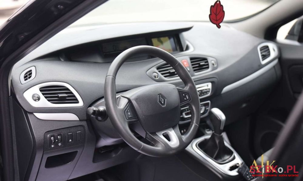 2010' Renault Grand Scenic photo #5