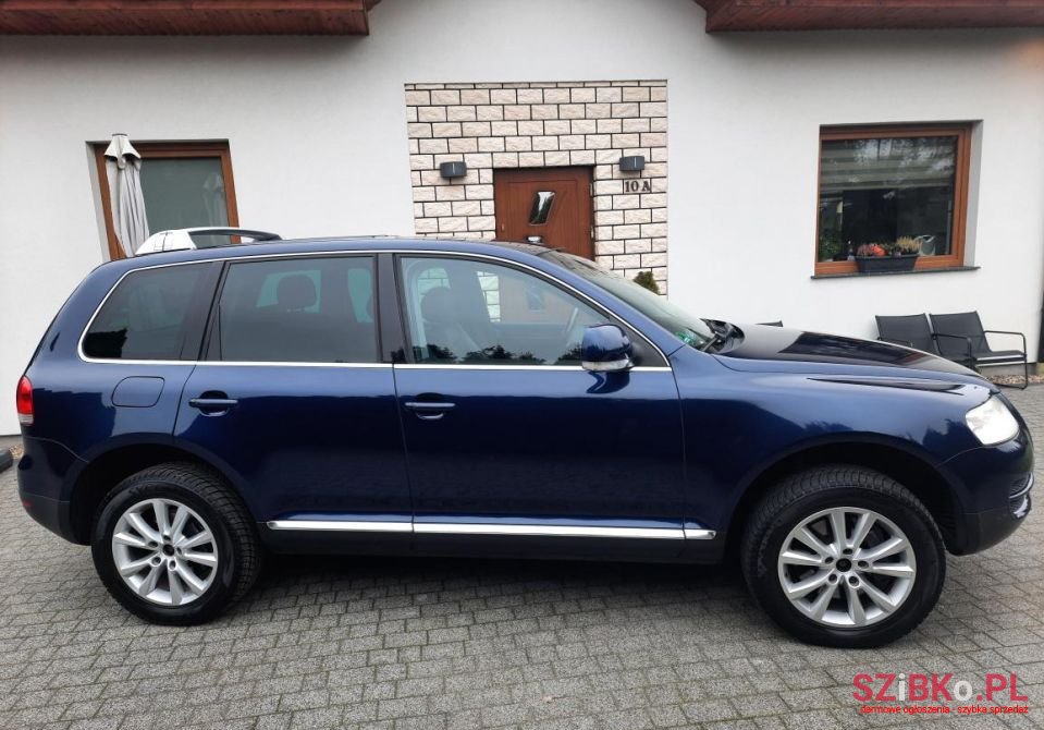 2004' Volkswagen Touareg photo #2