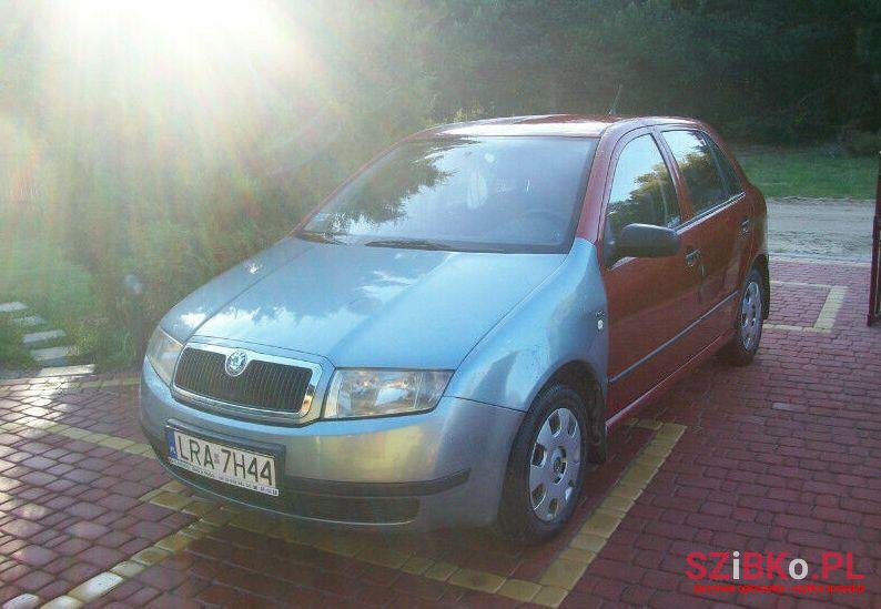 2001' Skoda Fabia photo #1