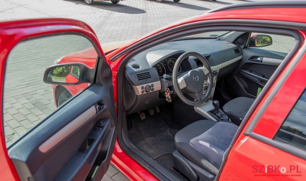 2008' Opel Astra photo #3