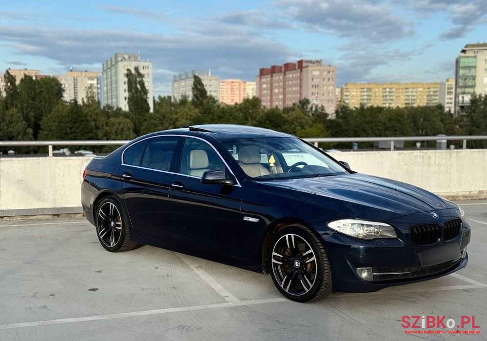 2012' BMW 5 Series 528I Luxury Line photo #4