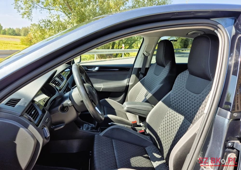 2017' Skoda Rapid 1.0 Tsi Ambition photo #2