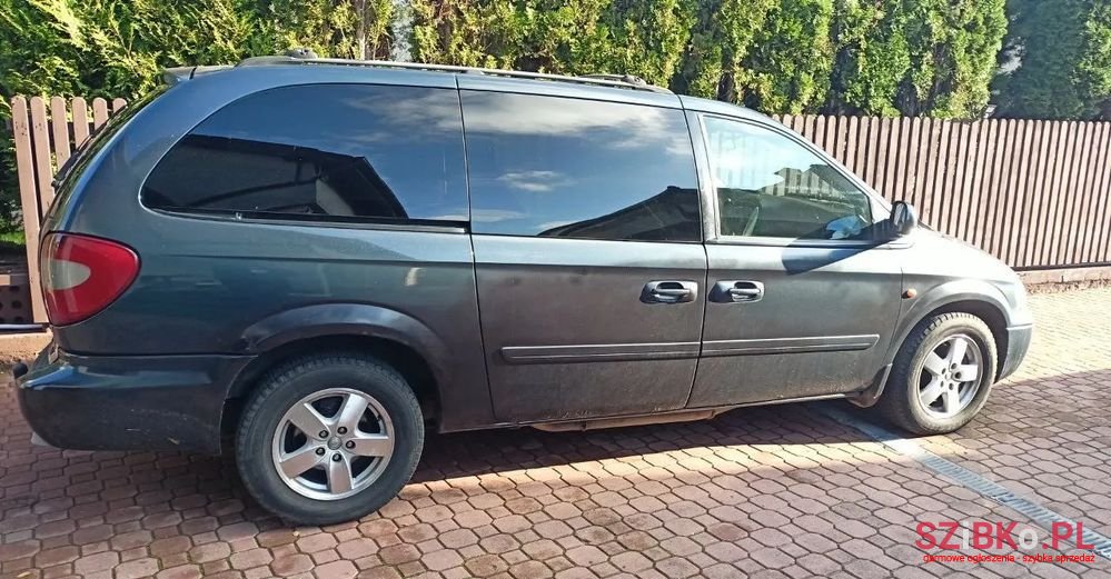 2007' Chrysler Grand Voyager photo #2