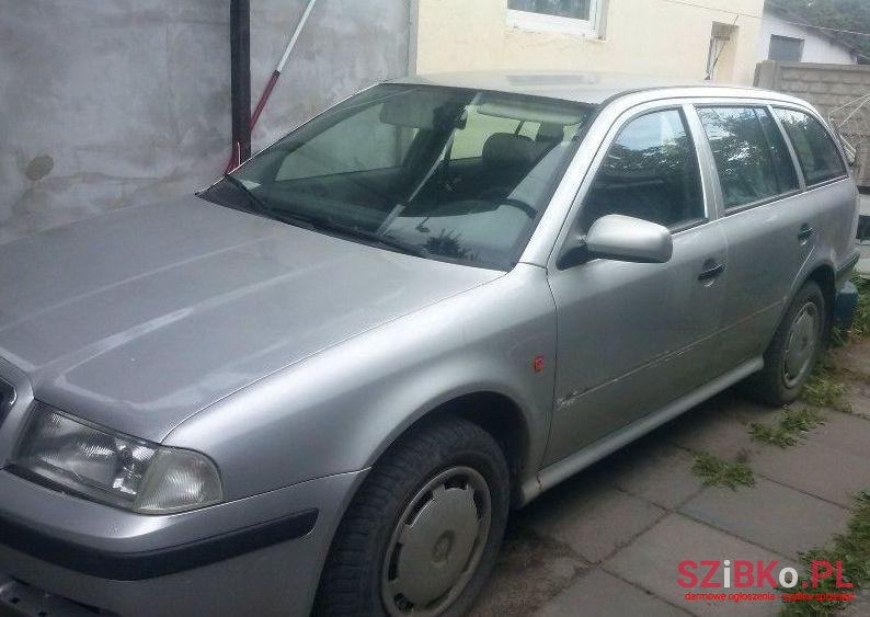 1999' Skoda Octavia photo #1