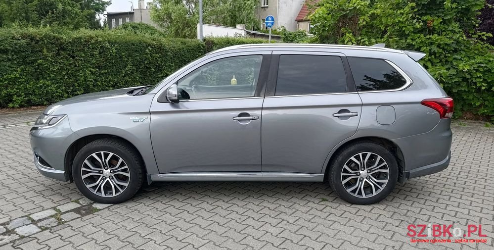 2017' Mitsubishi Outlander Intense + photo #6