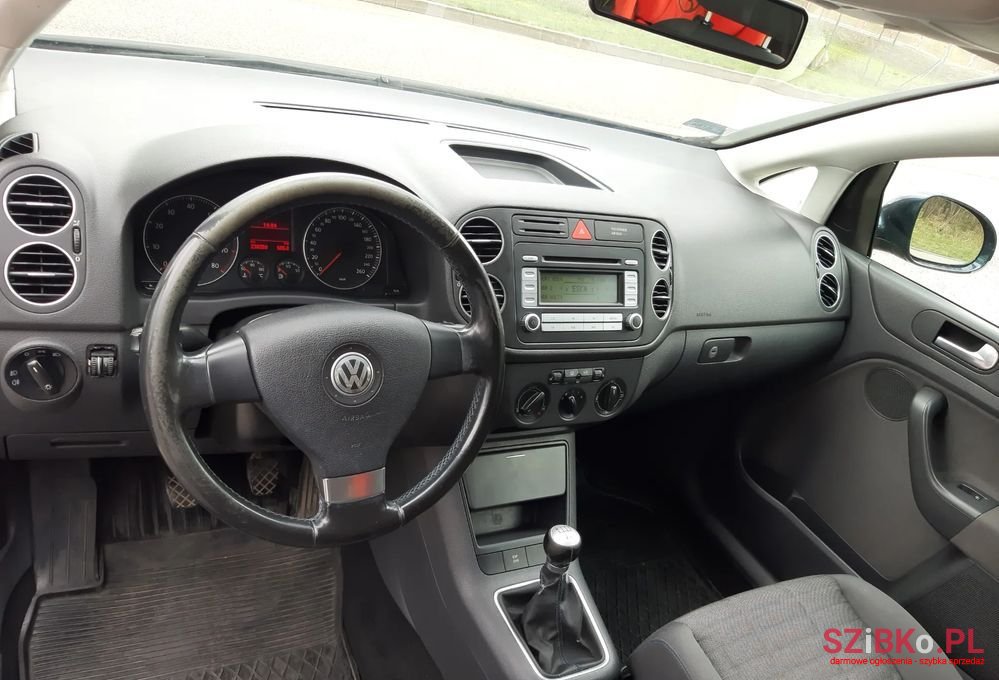 2007' Volkswagen Golf Plus 1.6 Tour photo #2