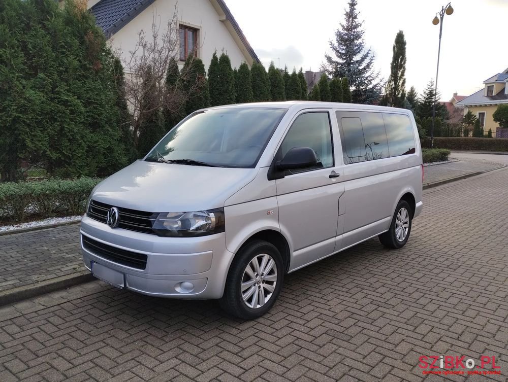 2010' Volkswagen Multivan photo #1