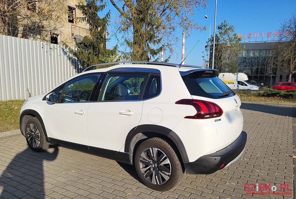 2016' Peugeot 2008 Puretech photo #3