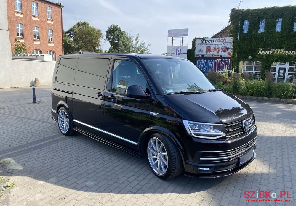 2017' Volkswagen Multivan photo #4