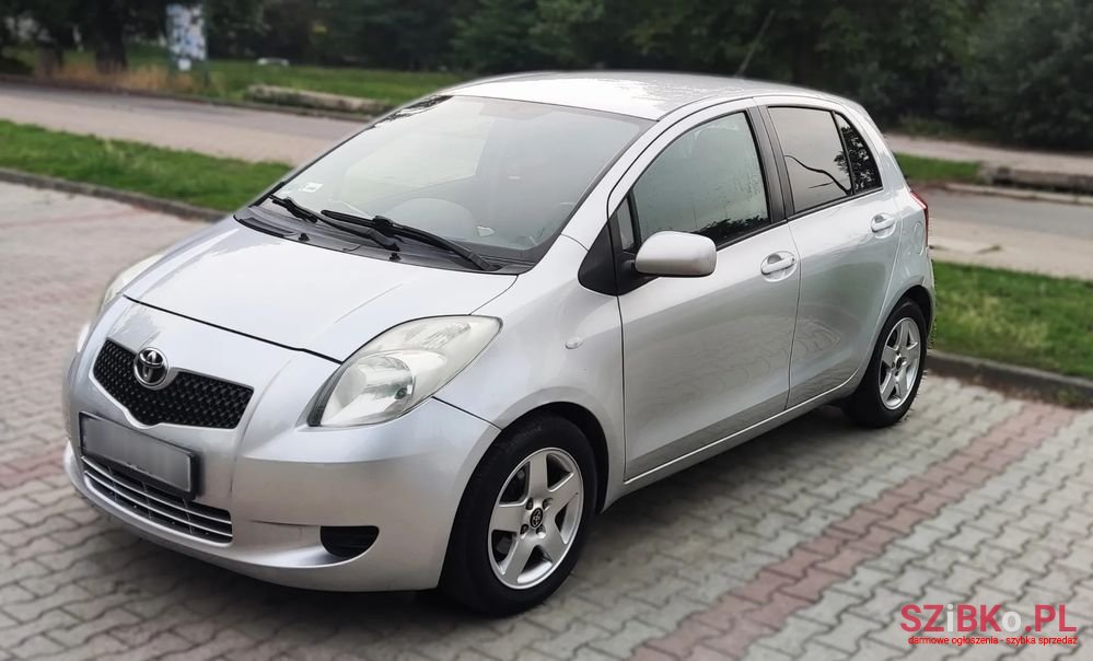 2006' Toyota Yaris 1.3 Terra Plus photo #1