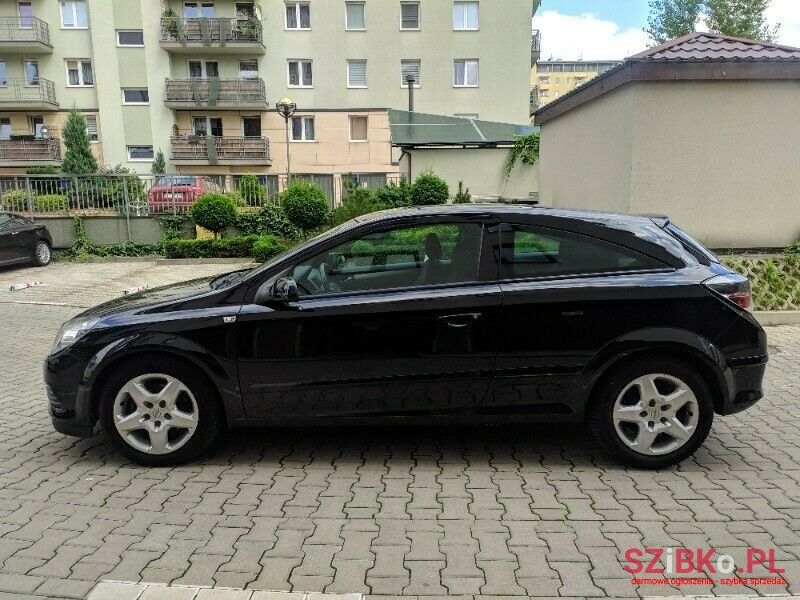 2008' Opel Astra photo #1