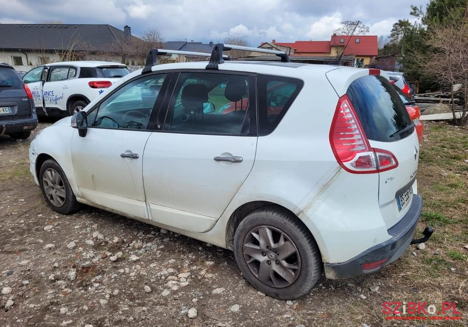 2011' Renault Scenic photo #5