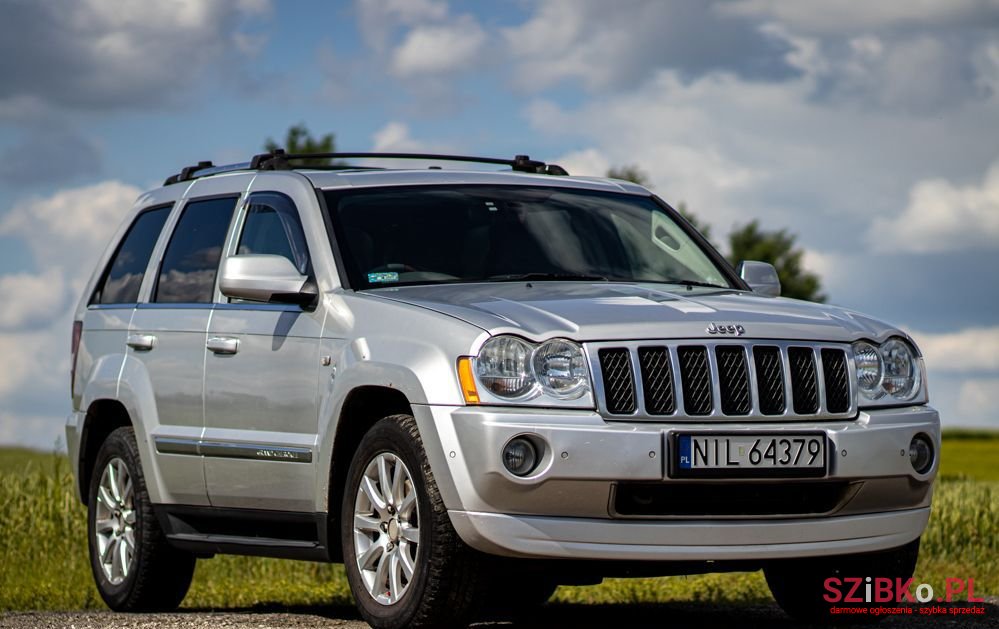 2008' Jeep Grand Cherokee photo #2