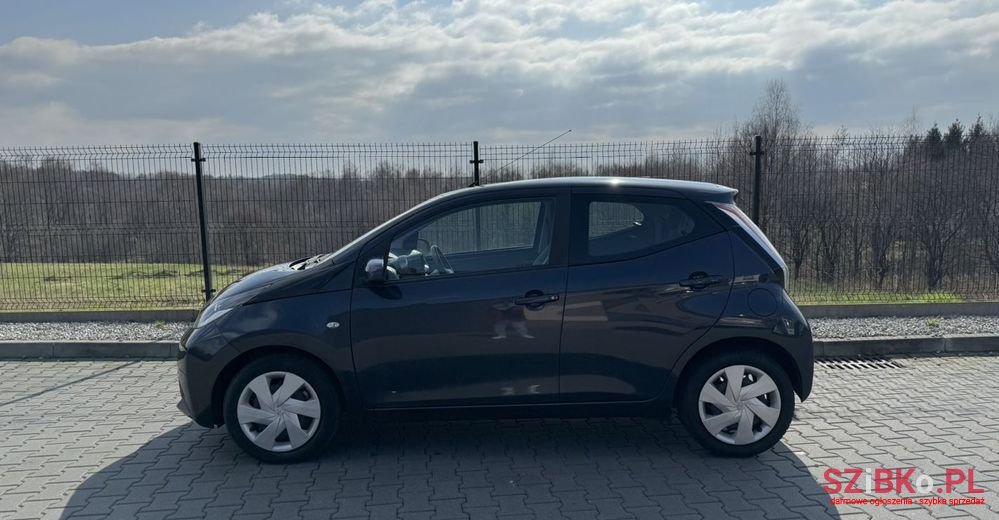 2015' Toyota Aygo 1.0 Vvt-I photo #5