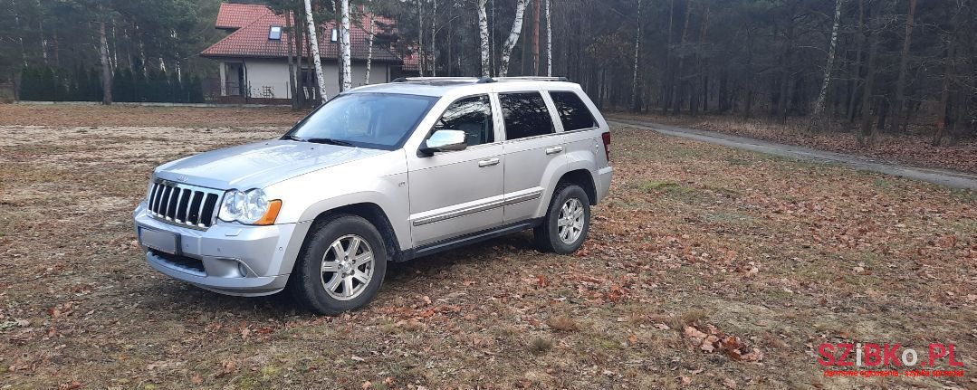 2008' Jeep Grand Cherokee photo #2