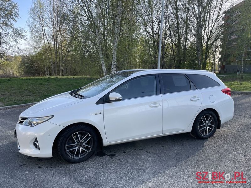 2014' Toyota Auris photo #4