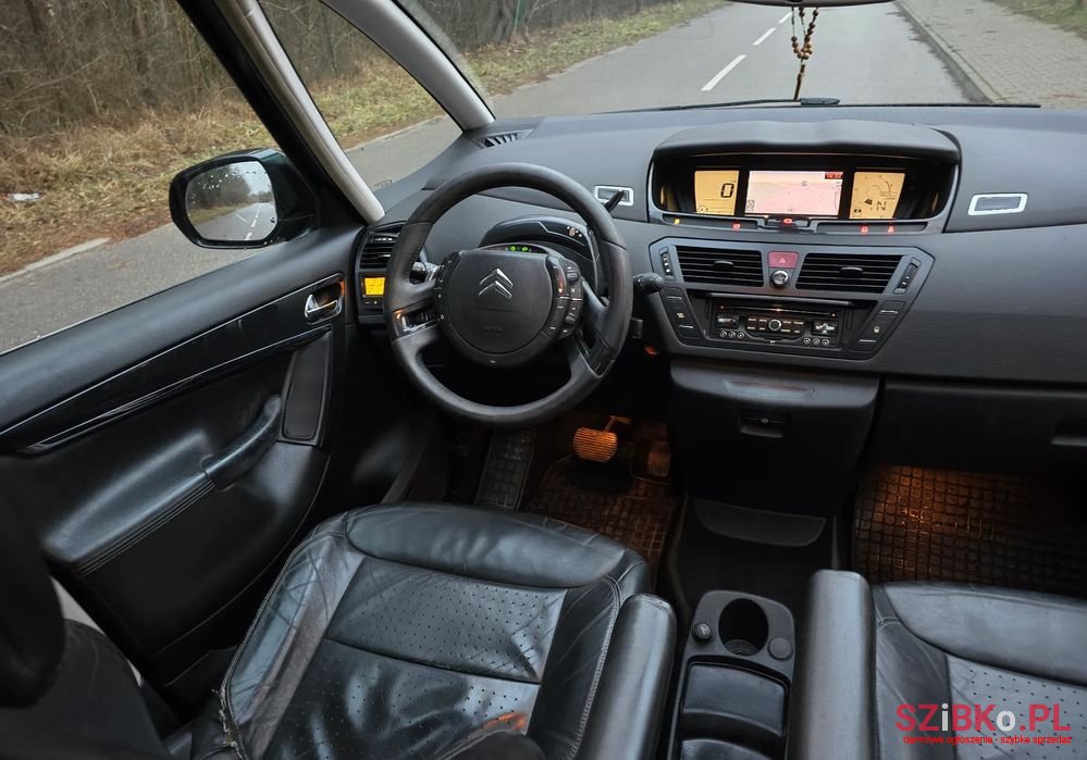 2010' Citroen C4 Grand Picasso photo #6