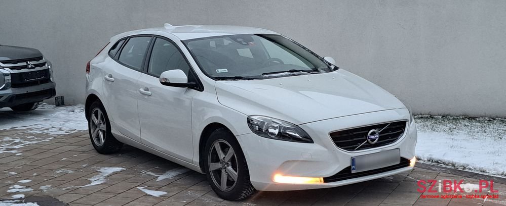 2013' Volvo V40 Cc D2 Momentum photo #1