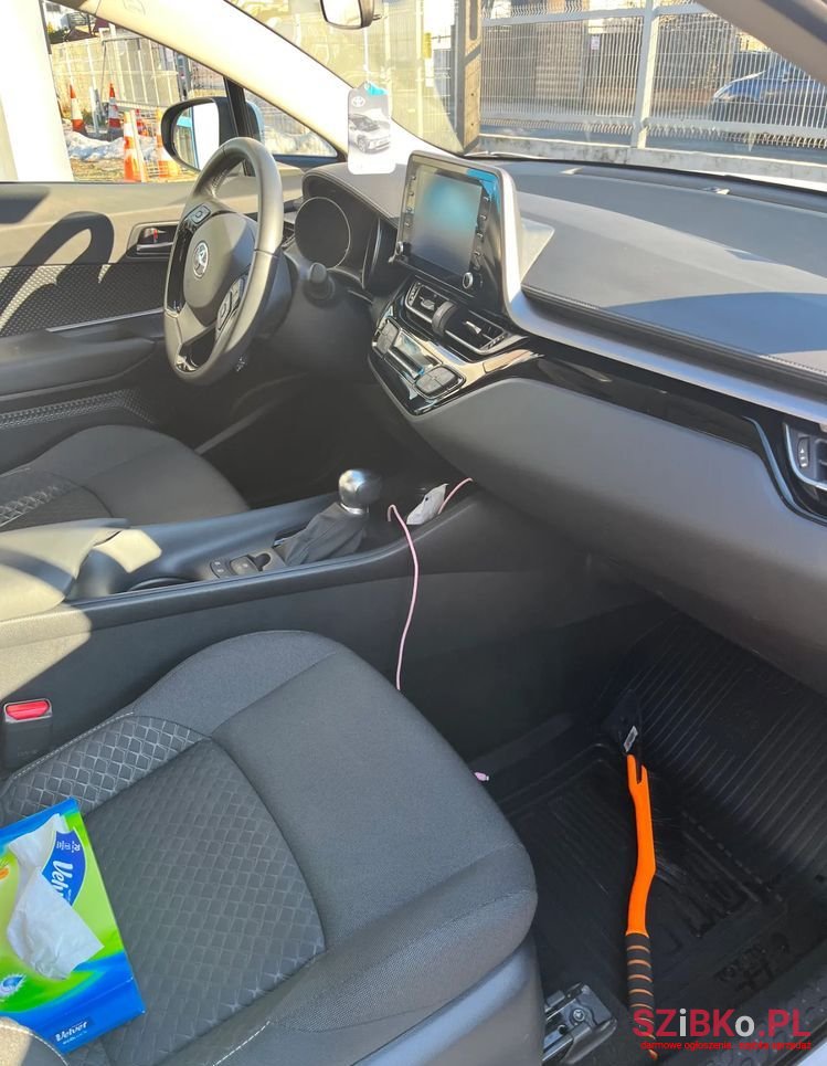 2021' Toyota C-HR photo #3