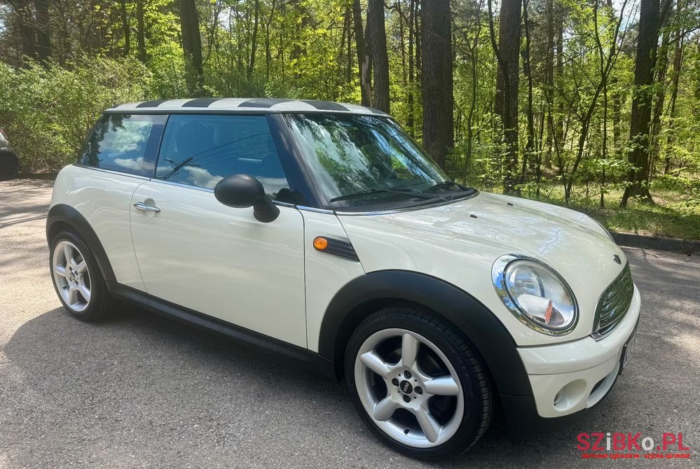 2009' MINI One Standard photo #2