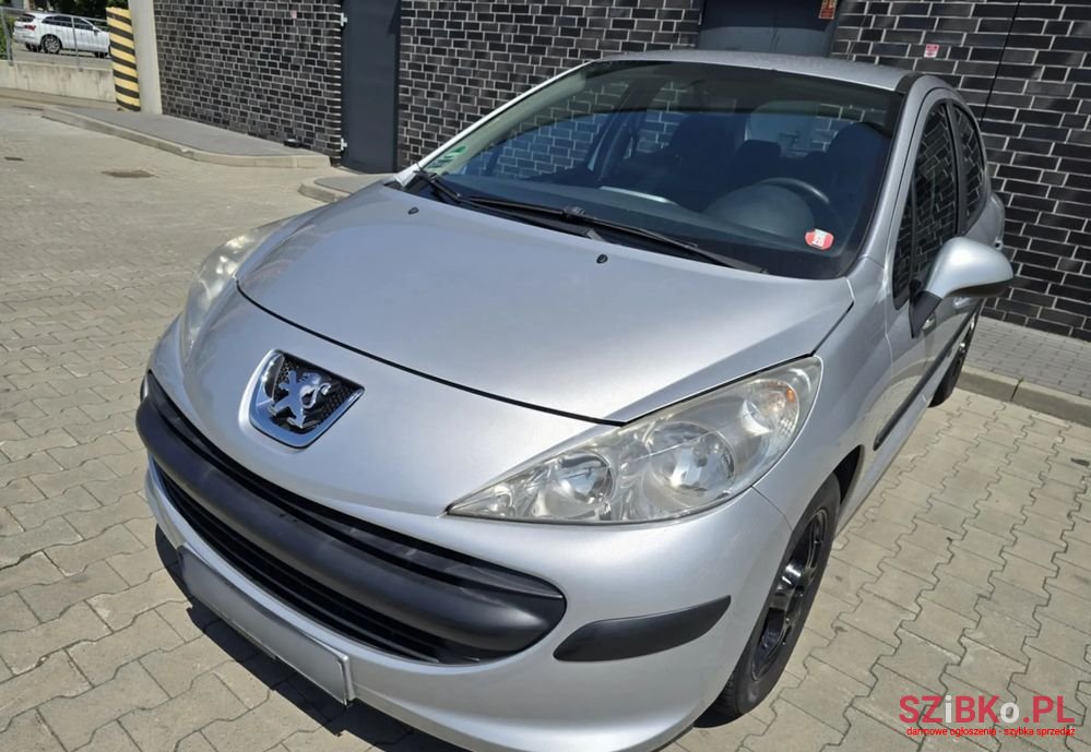 2007' Peugeot 207 1.4 16V Sporty photo #5