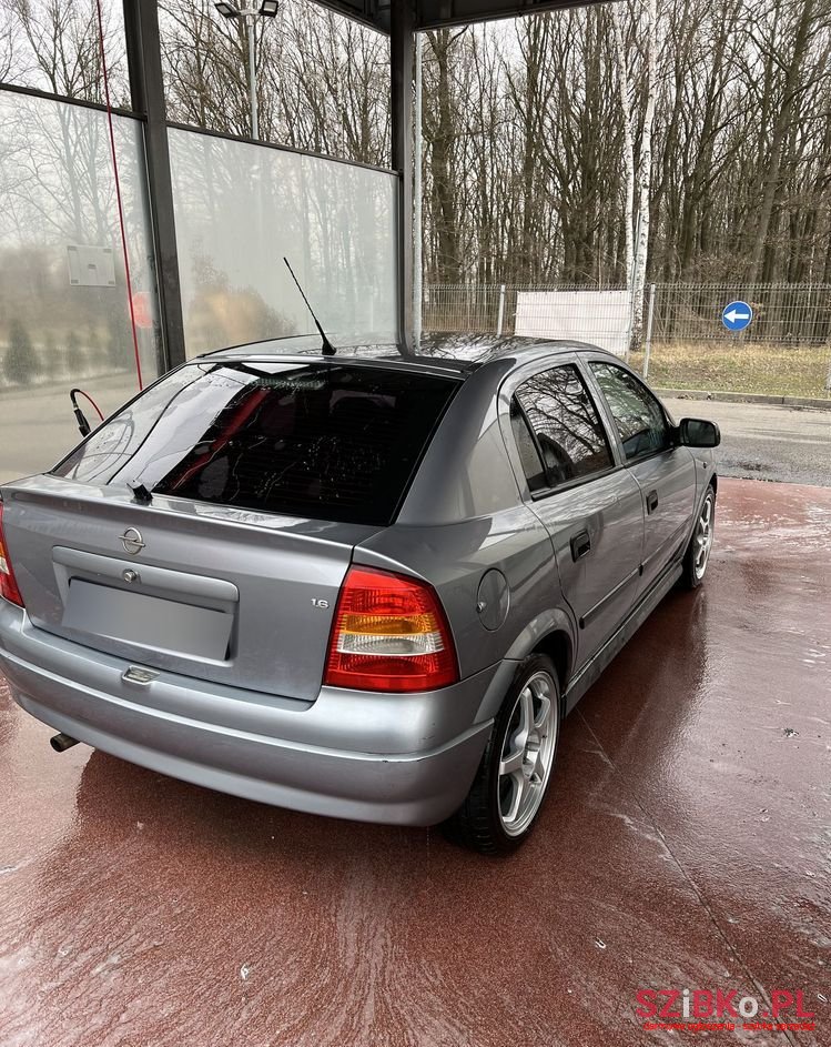 2008' Opel Astra 1.6 Start photo #4