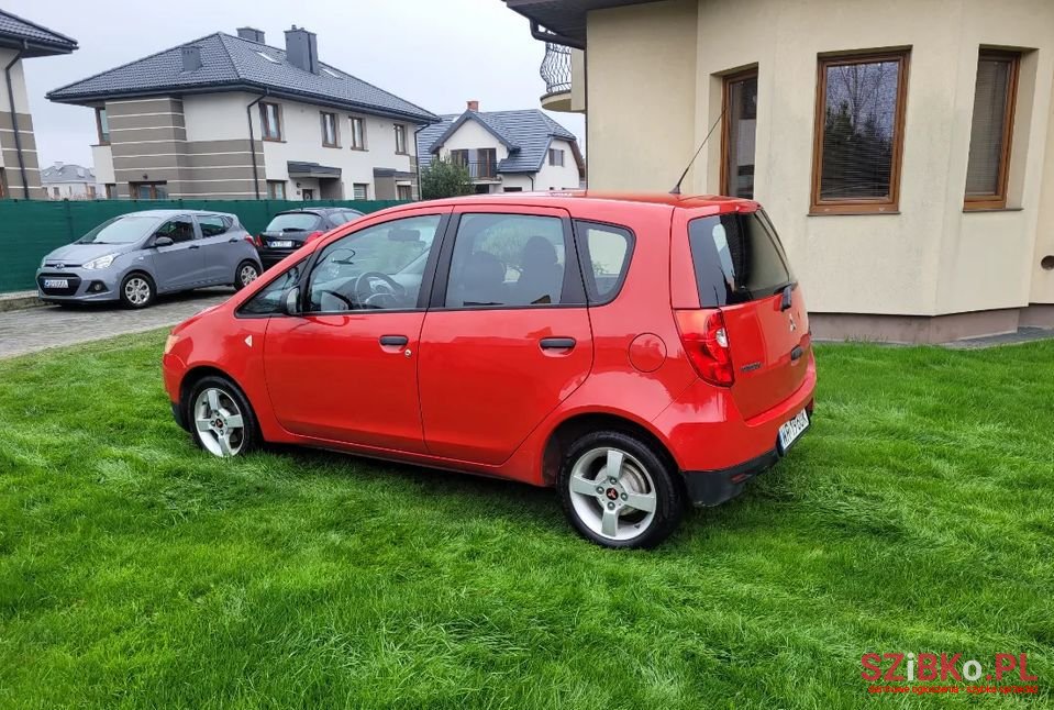 2010' Mitsubishi Colt photo #2