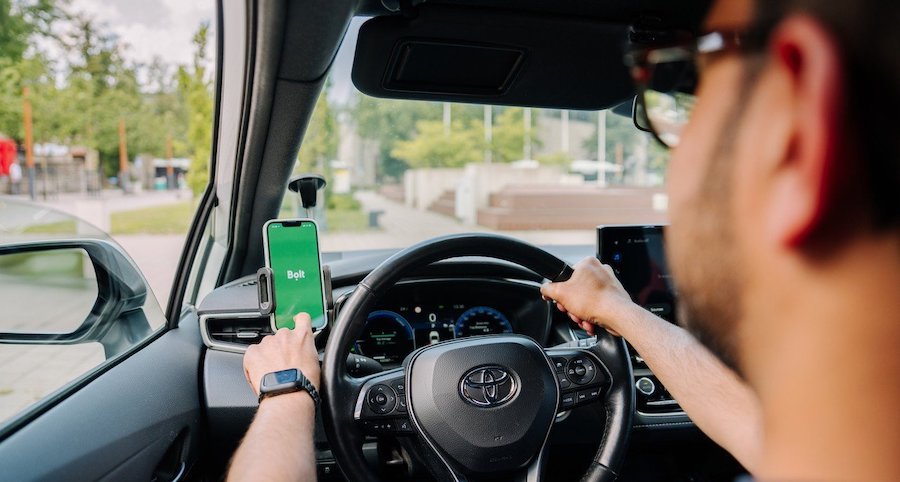 Popularna firma przewozowa z zarzutami UOKiK. Co wzbudziło wątpliwości?