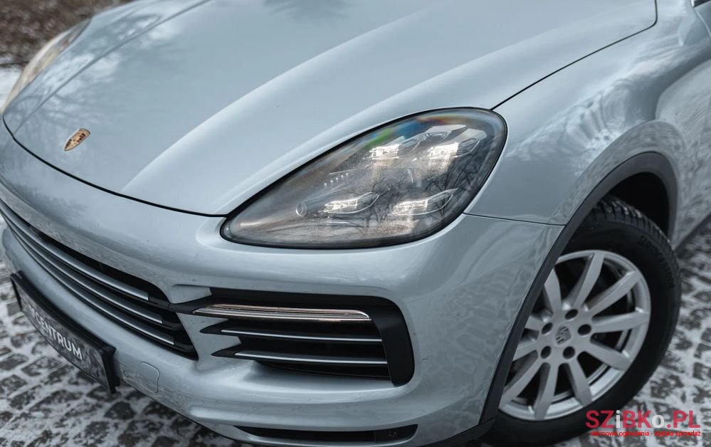 2020' Porsche Cayenne E-Hybrid Tiptronic S photo #2