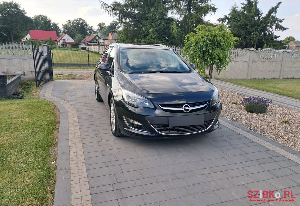 2016' Opel Astra photo #3