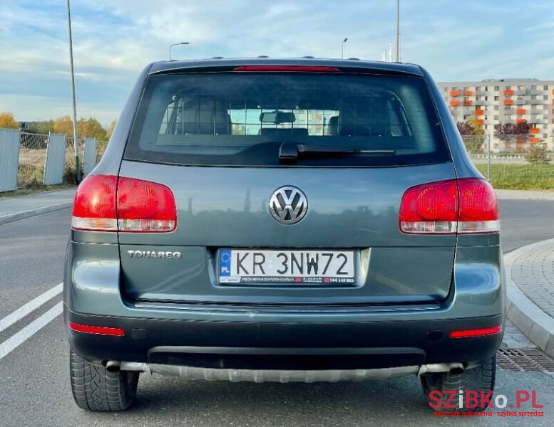 2004' Volkswagen Touareg photo #6