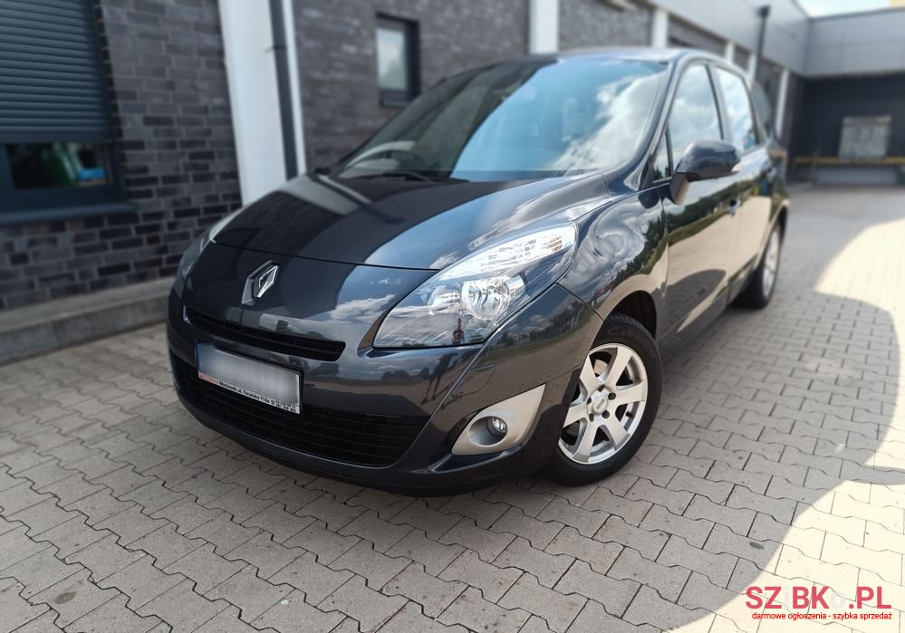 2011' Renault Grand Scenic photo #1