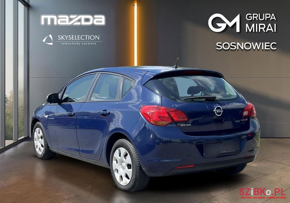 2011' Opel Astra 1.3 Cdti Cosmo S&S photo #3