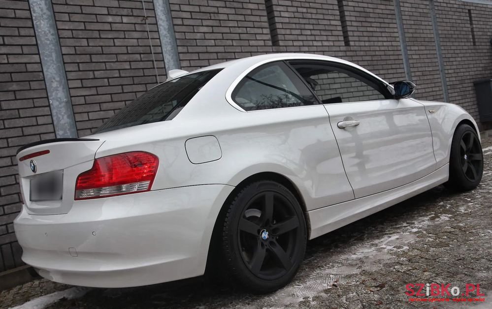 2008' BMW 1 Series photo #1