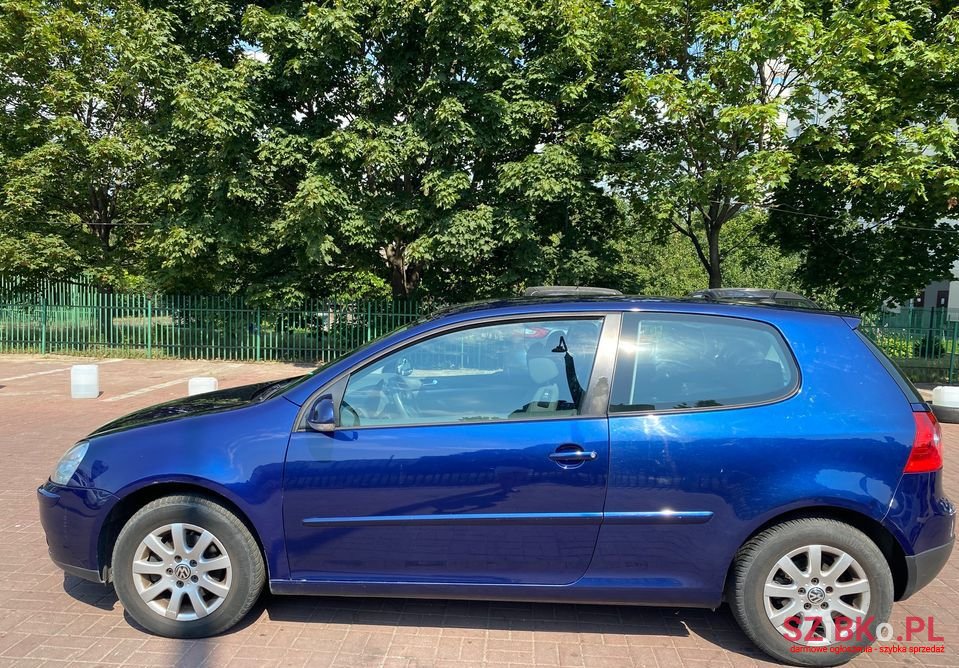 2005' Volkswagen Golf photo #3