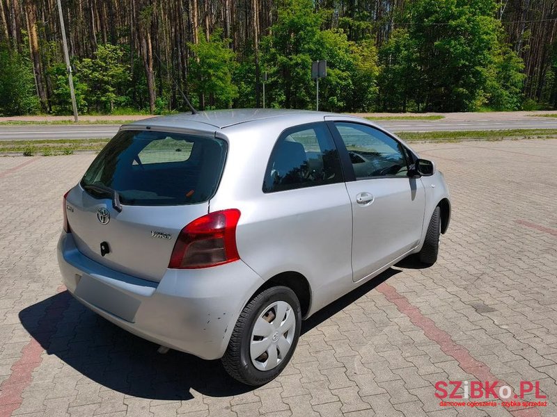 2006' Toyota Yaris 1.0 Luna photo #3