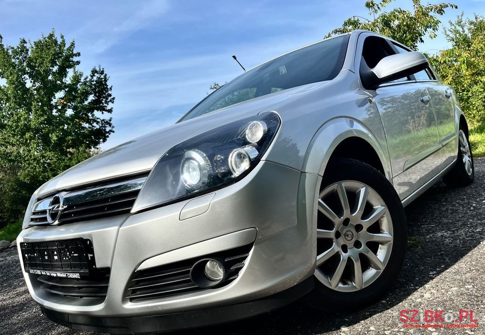 2005' Opel Astra 1.8 Cosmo photo #1