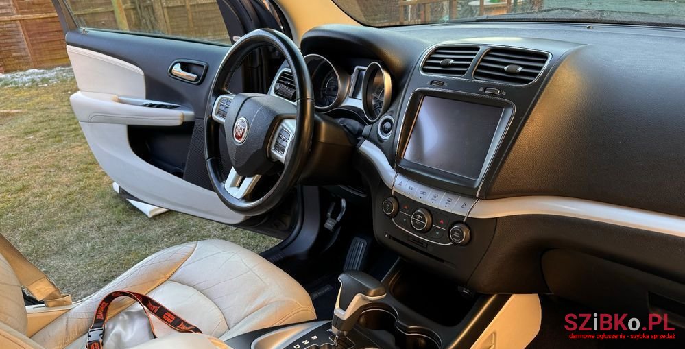 2013' Fiat Freemont photo #4