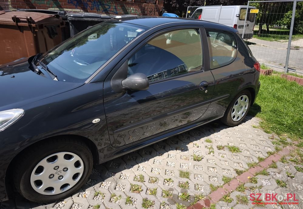 2010' Peugeot 206 photo #6