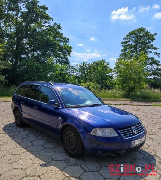 2001' Volkswagen Passat photo #3